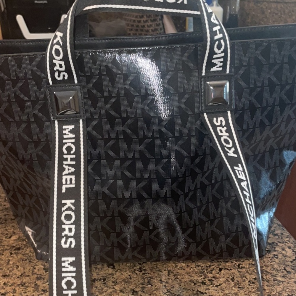 Black Michael kors purse